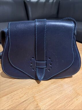 Women's Navy Italian Leather Crossbody Bag with Contrast Stitching